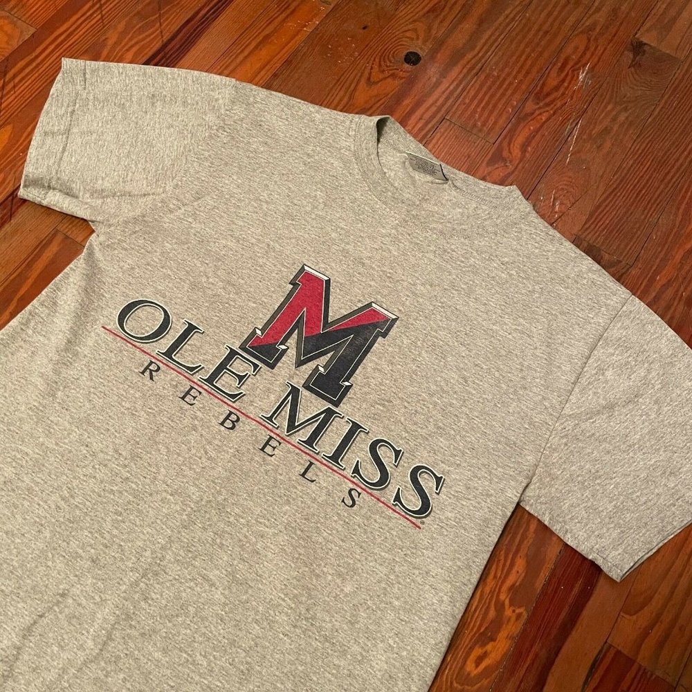 Vintage Ole Miss Rebels University USA Made Gray Gear Sports Men's Small T Shirt